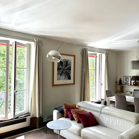 Modern Eiffel Tower Apartment Paris
