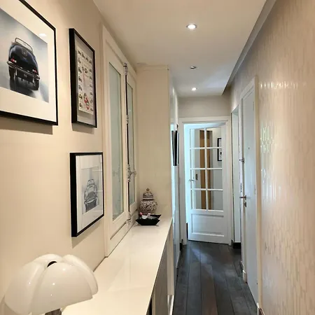 Modern Eiffel Tower Apartment